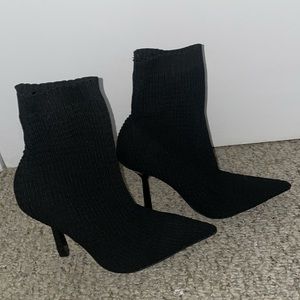 ZARA Black boots in size 38/ US 7.5 Excellent condition never worn!!